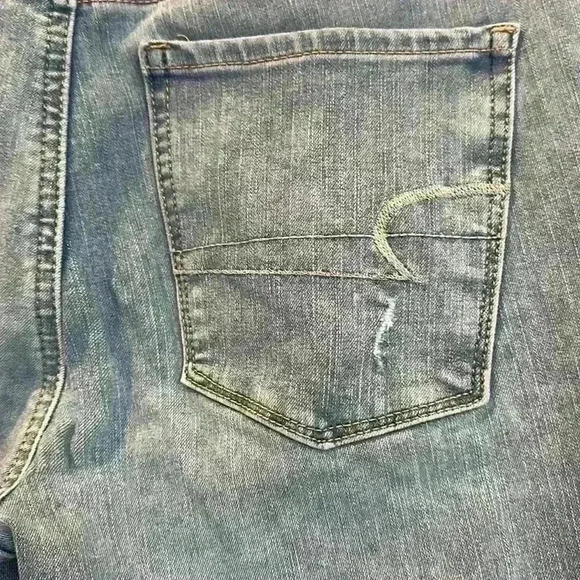 American Eagle Super Hi- Rise Jeans - Picture 6 of 13